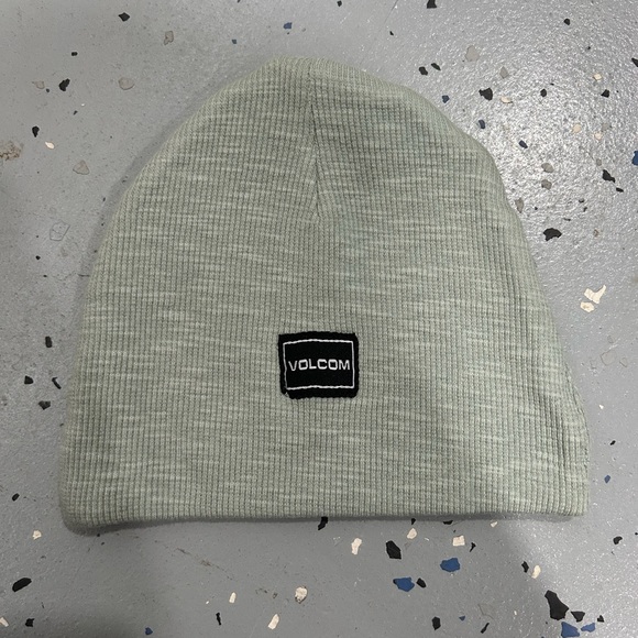 NWOT Baby Volcom Gray Beanie - Picture 1 of 2